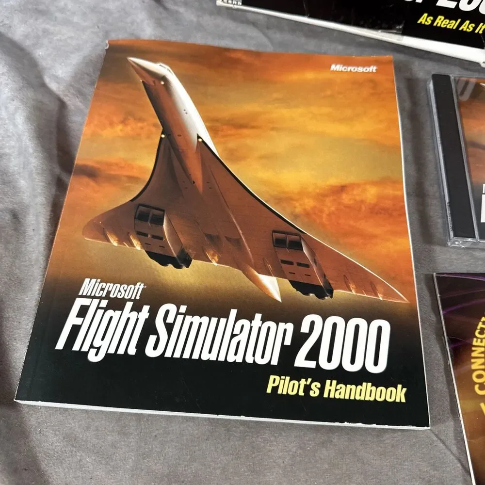 Microsoft Flight Simulator 2000 - Vintage PC Game Complete In Box.